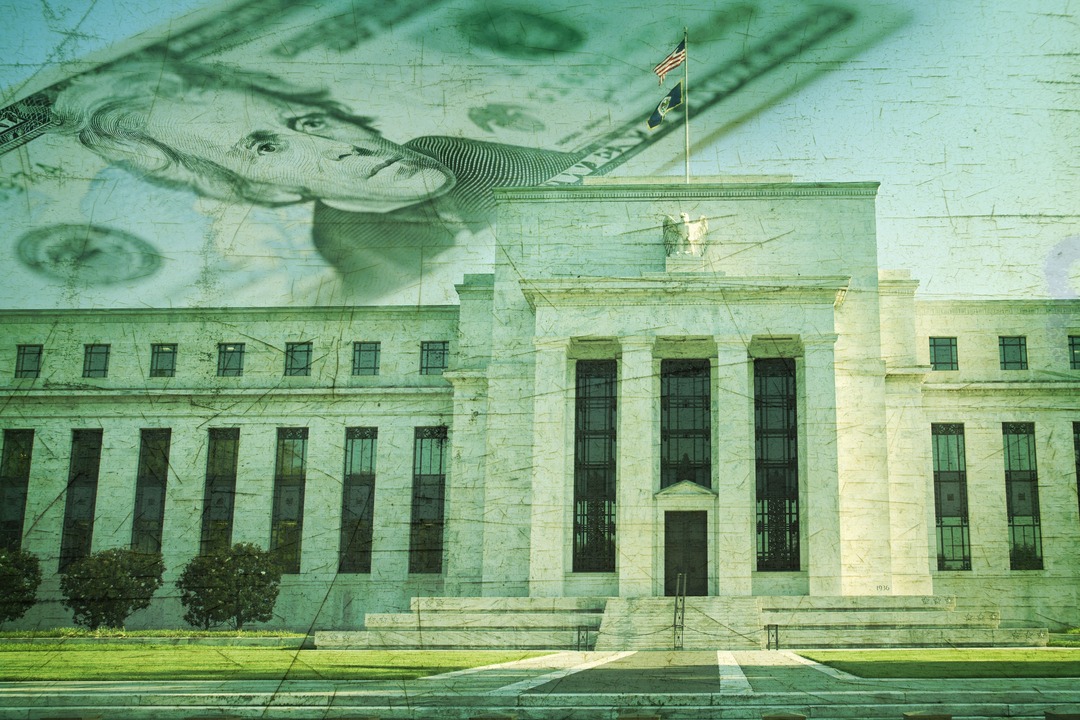 Ex-Federal Reserve Official Sentenced to 2 Years in Prison for Insider Trading