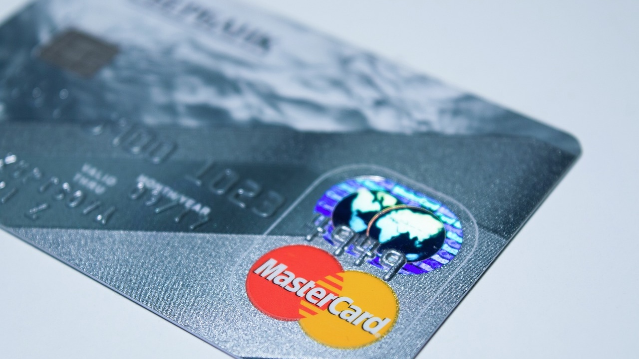 Credit Card Spending Sagged Again in April Suggesting American Consumers Are Tapped Out