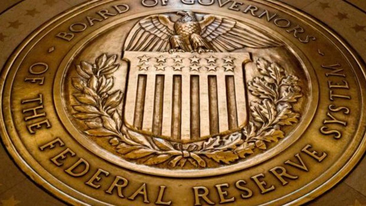 Ex-Federal Reserve Adviser Charged with Stealing Trade Secrets for China