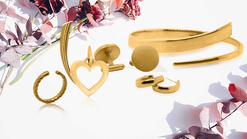 With our 22K and 24K gold investment jewelry, engage in classic style. Perk up your investment portfolio with the allure and strength of precious metal jewelry by perusing our exquisite collection. Shop now to affordably secure your financial security.